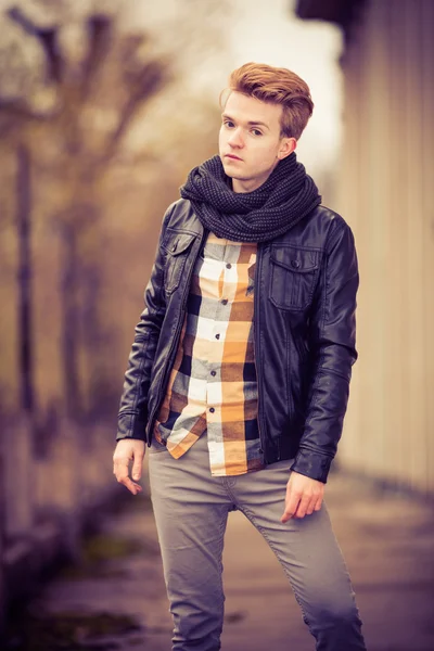 Handsome fashionable man outdoor — Stock Photo, Image