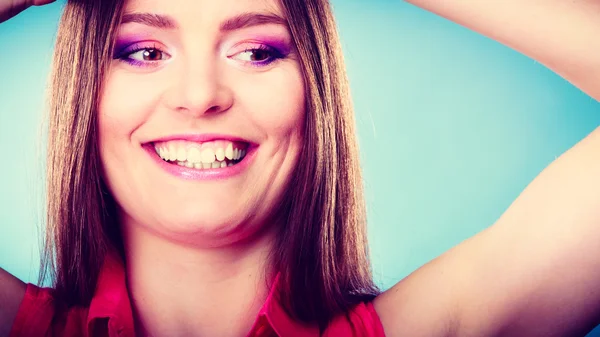 Frau lange glatte Haare Make-up Porträt — Stockfoto