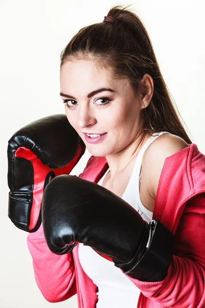 Giovane donna in forma boxe — Foto Stock