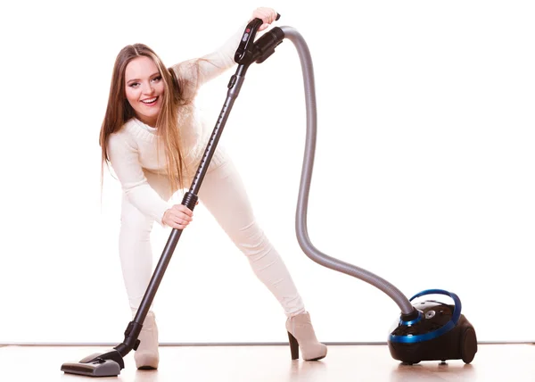 Woman vacuuming the house — Stock Photo, Image