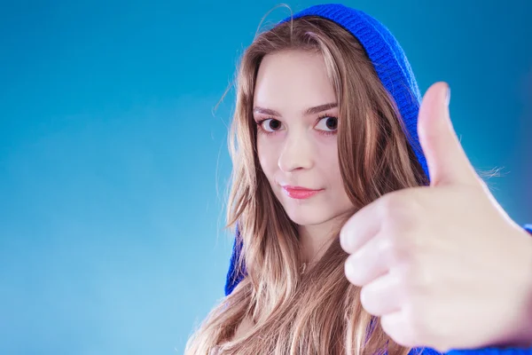 Woman giving thumb up — Stock Photo, Image