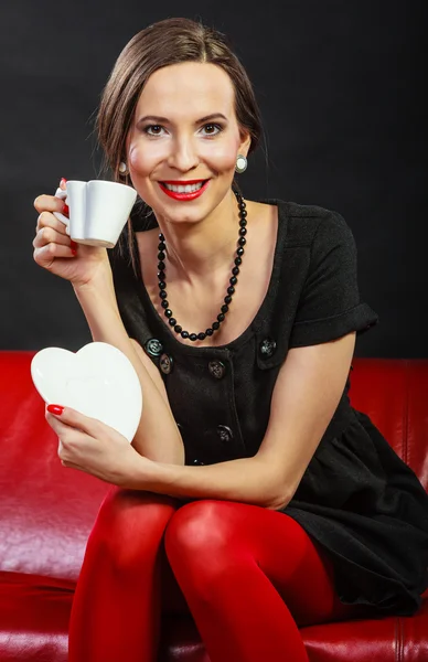 Ady holding tea cup — Stock Photo, Image