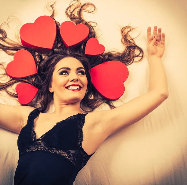 Retrato de mulher feliz. Valentim amor dia . — Fotografia de Stock