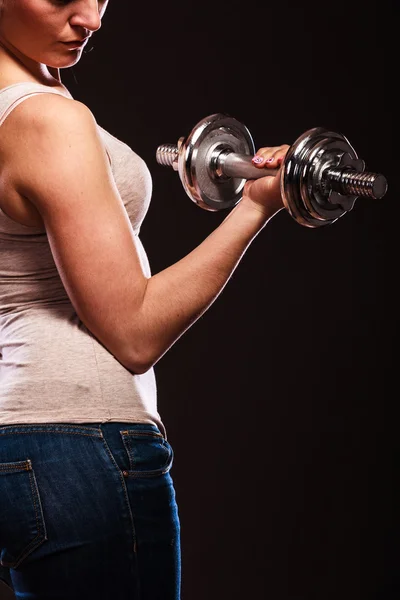 Girl lifting weight — Stock Photo, Image