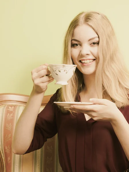 Woman drinking  coffee — Stock Photo, Image