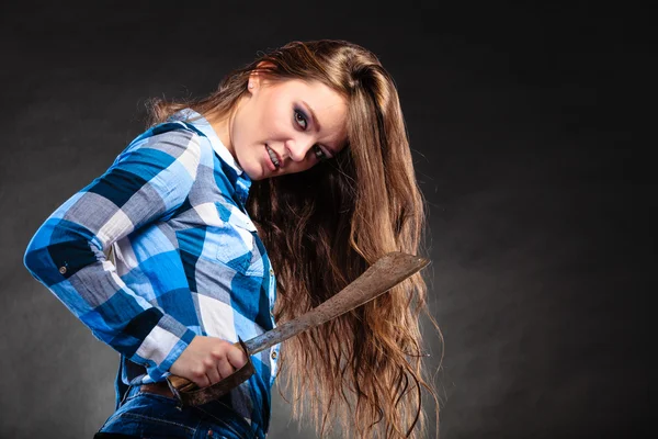 Pretty strong woman holding machete. — Stock Photo, Image