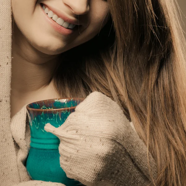 Beverage. Girl drinking hot drink tea coffee from cup — Stock Photo, Image