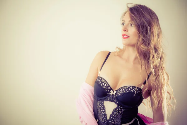 Sexy posing woman wearing lingerie — Stockfoto