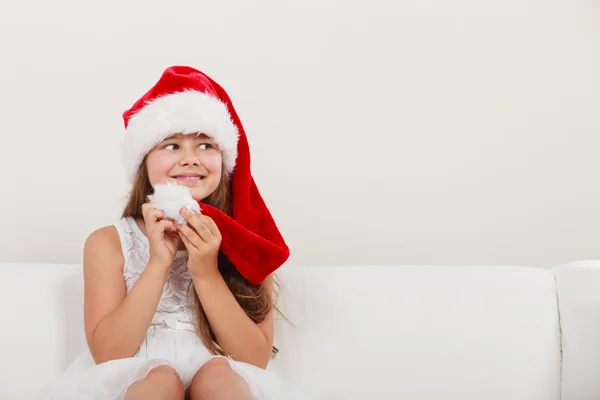 산타 모자에 소녀입니다. 크리스마스. — 스톡 사진