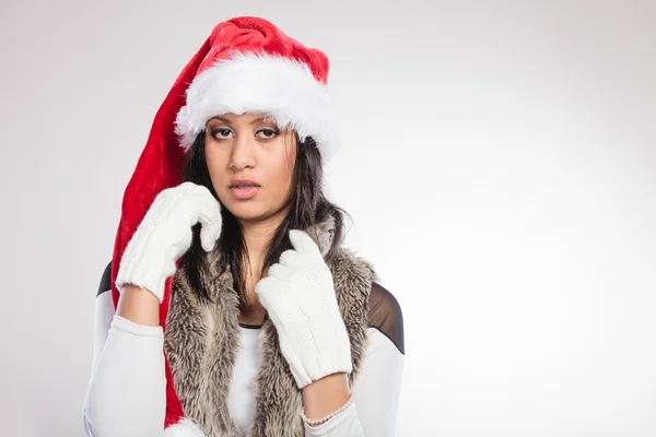 Donna mista razza Santa helper cappello ritratto — Foto Stock