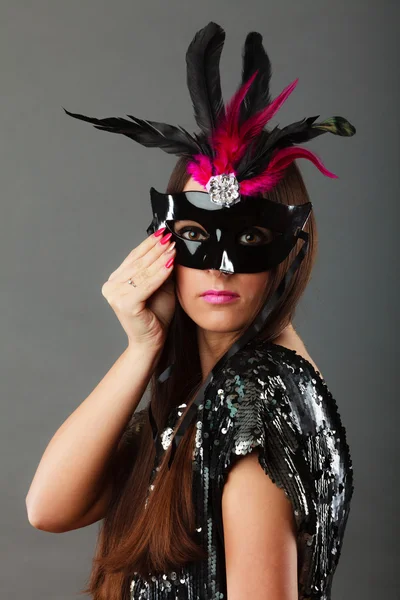 Mulher com máscara de carnaval — Fotografia de Stock