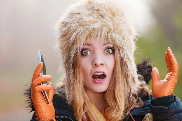 Scared afraid woman talking on mobile phone. — Stock Photo, Image