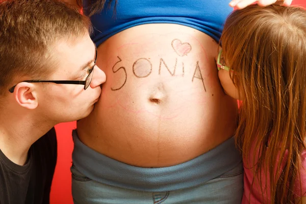 A család új babát vár. — Stock Fotó