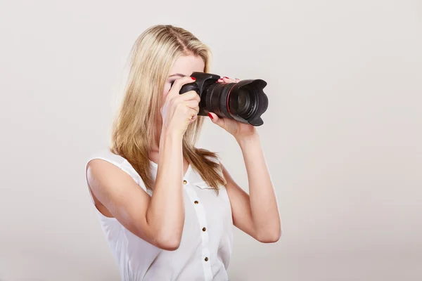 Fotógrafo menina tiro imagens — Fotografia de Stock