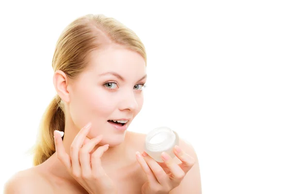 Skin care. Girl applying moisturizing cream — Stock Photo, Image