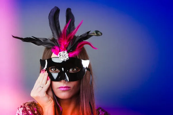 カーニバルマスクの女性の顔 — ストック写真