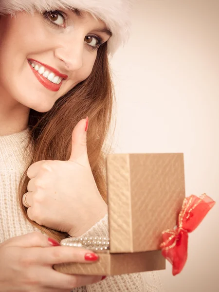 Mujer haciendo pulgar hacia arriba — Foto de Stock