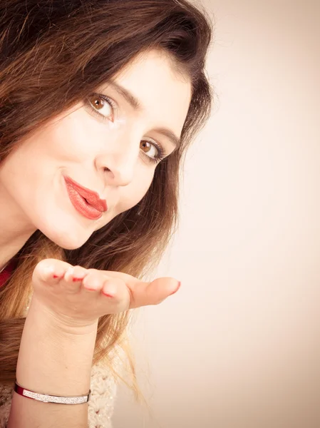 Beauty young woman blowing kiss — Stock Photo, Image