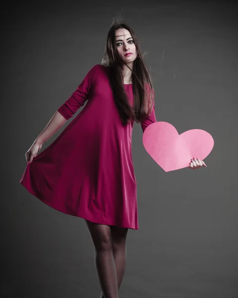 Woman holding heart sign. — Stock Photo, Image