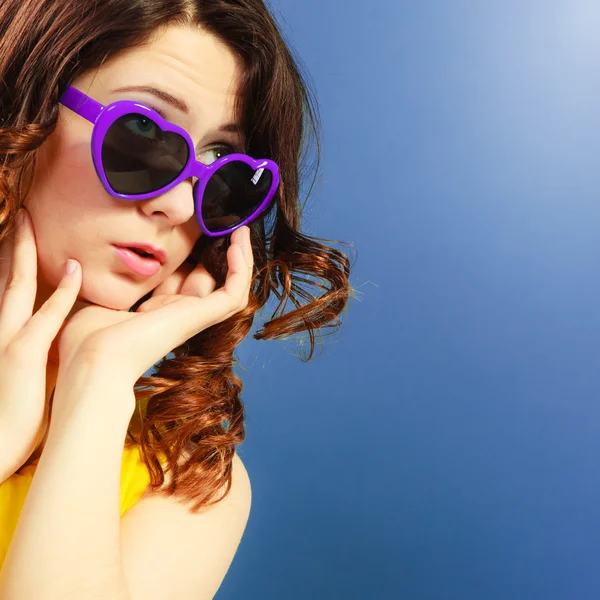 Girl in violet sunglasses portrait — Stock Photo, Image