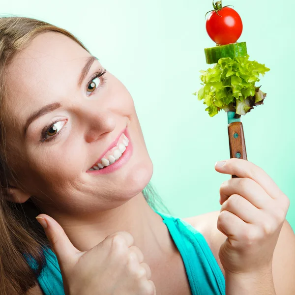 Chica haciendo el pulgar hacia arriba gesto — Foto de Stock