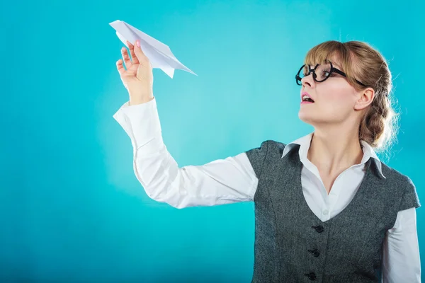 Frau im Flugzeug — Stockfoto