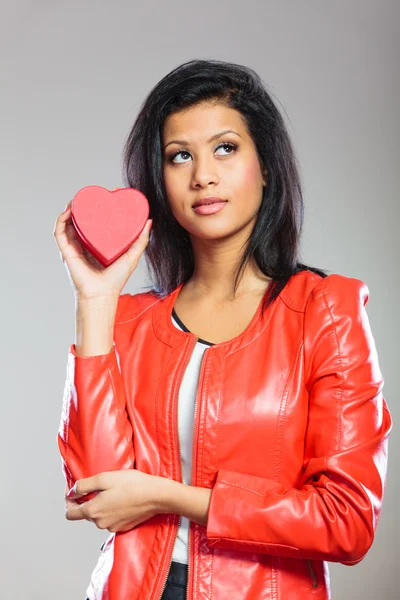 Girl  holding heart box — Stock Photo, Image