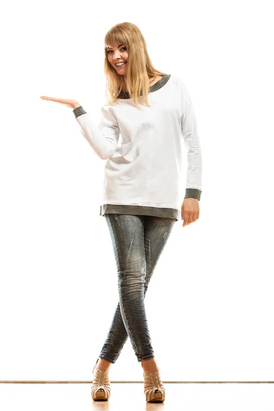 Woman casual style showing empty hand — Stock Photo, Image