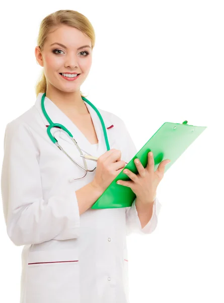 Femme médecin en blouse de laboratoire avec stéthoscope. Médecine — Photo