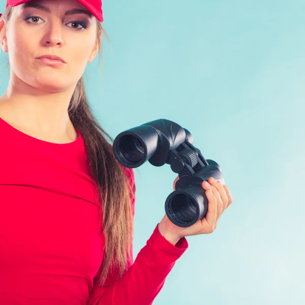 Lifeguard supervising with binoculars. — Stock Photo, Image