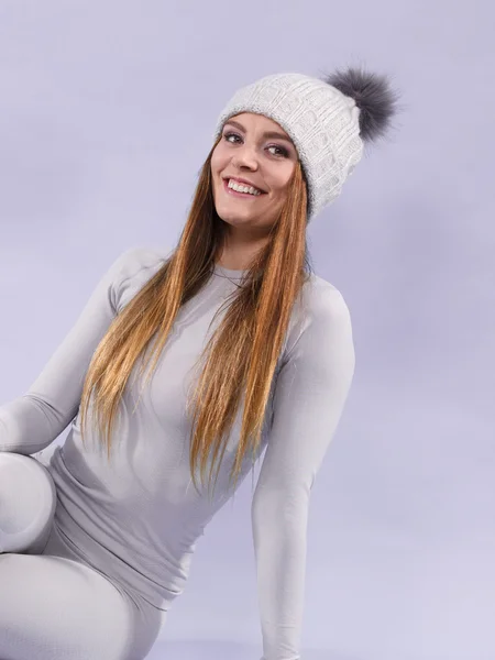 Mujer con gorra de invierno —  Fotos de Stock