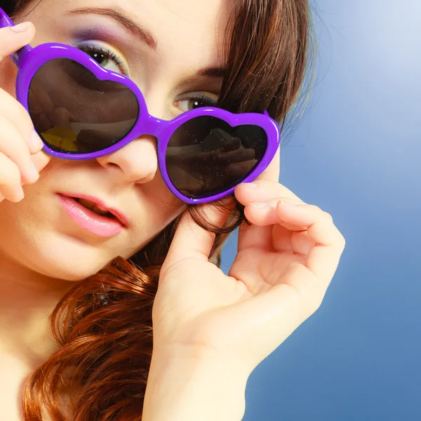 Girl in violet sunglasses portrait — Stock Photo, Image