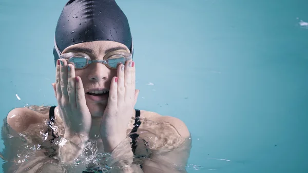 Woman  swimmer training — Stock Photo, Image