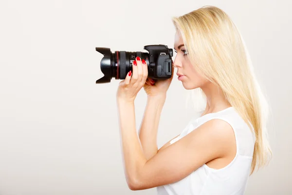 Fotograf flicka fotografering bilder — Stockfoto