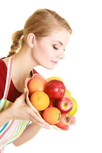 Huisvrouw of verkoper aanbieden van gezond fruit geïsoleerd — Stockfoto