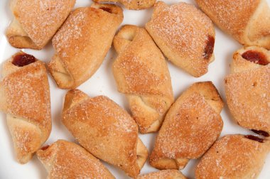 Pastane yemekleri beyaz arka planda.