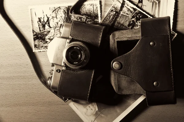 Vintage SLR camera isolated — Stock Photo, Image