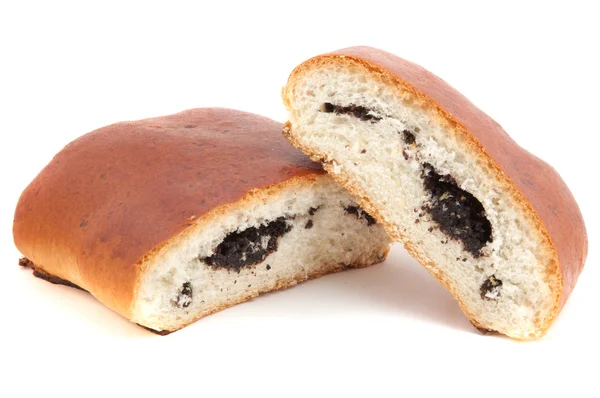 Lezzetli etli börek ile beyaz bir tabağa doldurma sığır eti dilim