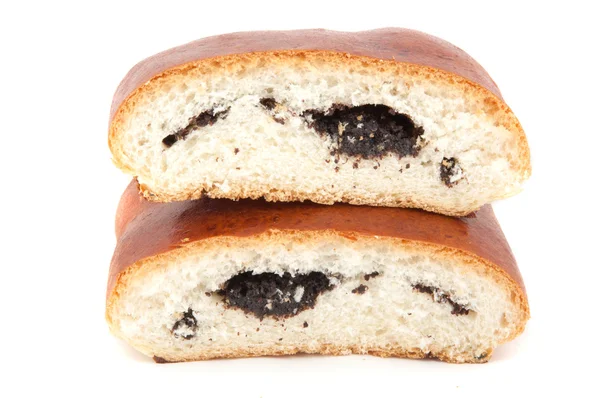 Lezzetli etli börek ile beyaz bir tabağa doldurma sığır eti dilim