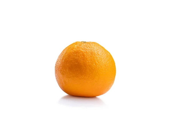 Satu Buah Oranye Segar Diisolasi Latar Belakang Putih Dengan Tapak — Stok Foto