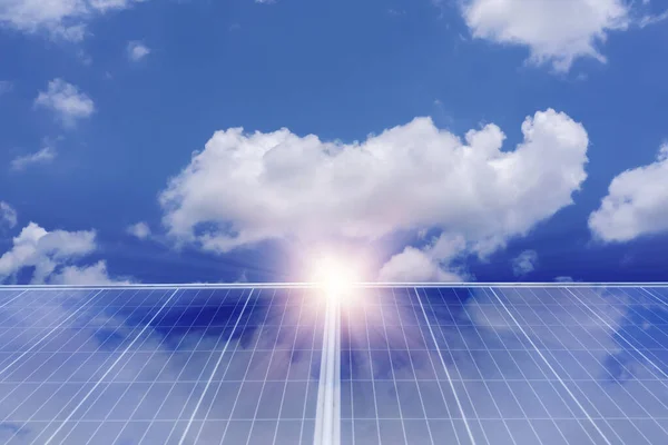 Poder Painel Solar Fundo Céu Azul Conceito Energia Verde Limpa — Fotografia de Stock