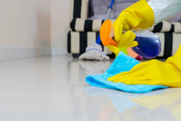 Limpe Conceito Casa Close Mãos Que Usam Luvas Borracha Para — Fotografia de Stock