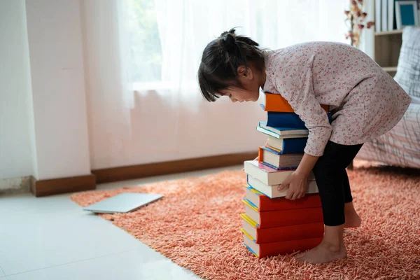 Asian Child Little Girl Collecting Books Cupboard Reading Finished — Stock Photo, Image
