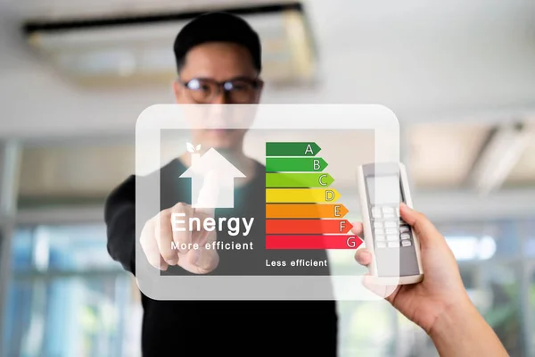Valutazione Dell Efficienza Energetica Degli Edifici Sviluppo Sostenibile Imprenditore Indicando — Foto Stock