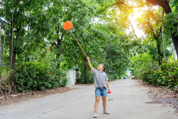 Asian Girl Portrait She Adventuring Wide World Bug Catcher She — Stock Photo, Image