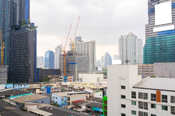 Building Construction Sunset Construction Crane Working Bangkok Thailand Downtown Cityscape — Fotografia de Stock
