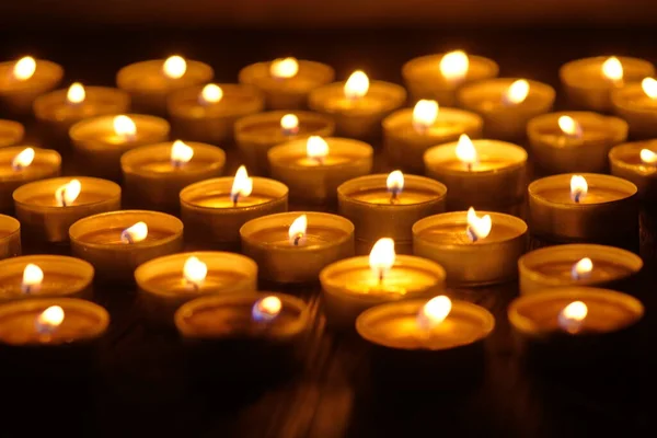 Burning Candles Shallow Depth Field Many Christmas Candles Burning Night — Stock Photo, Image