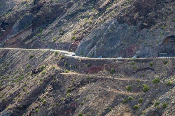 Com montanhas rodoviárias de Tenerife — Fotografia de Stock