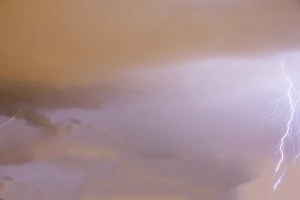 천둥과 번개 폭풍 — 스톡 사진