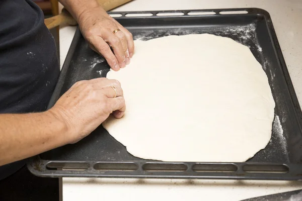 Preparação de pizza — Fotografia de Stock